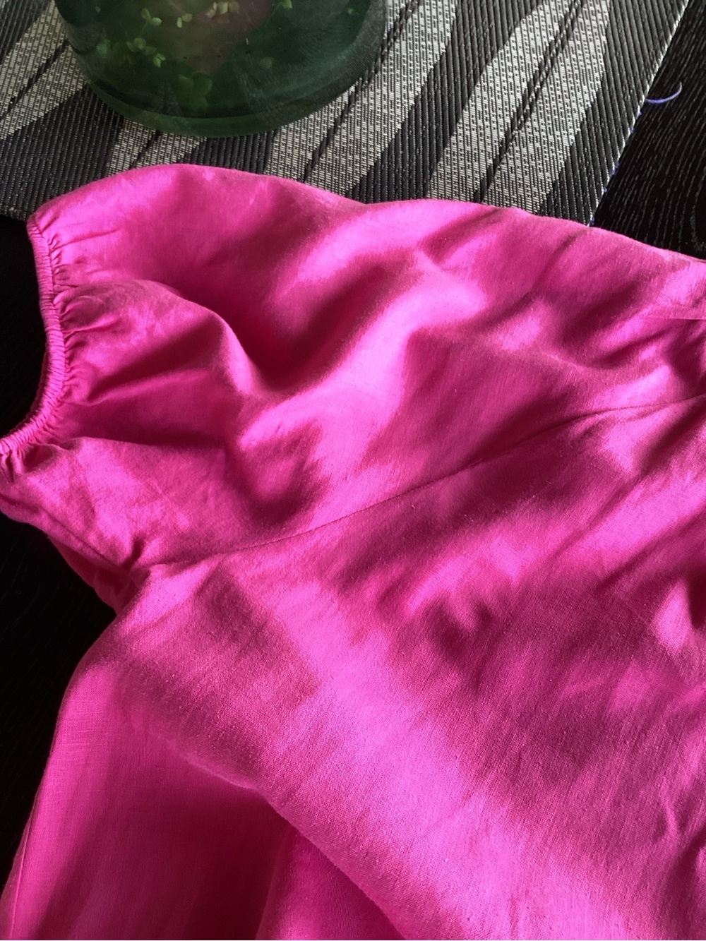 RW&CO. Puff Sleeve Blouse in Hot Pink. 55% linen.NWOT - Picture 4 of 5